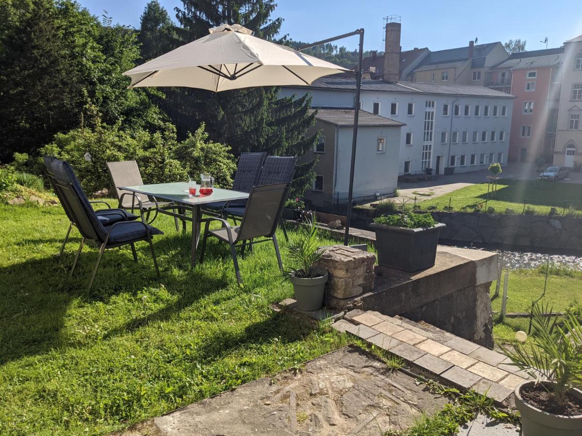 Urlaubstraum Mit Pool, Terrasse & Fluss Im Garten - Ut Sebnitz Exterior foto