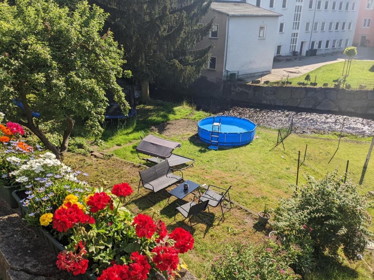 Urlaubstraum Mit Pool, Terrasse & Fluss Im Garten - Ut Sebnitz Exterior foto